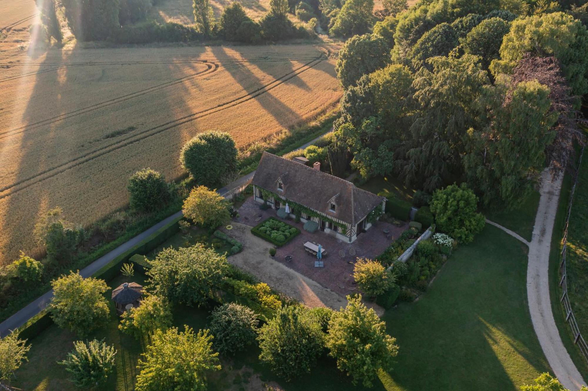 Maison "Jardin Gaillard" Bieville-en-Auge Exterior foto